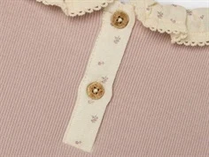 Lil Atelier shadow gray flæsekrave top